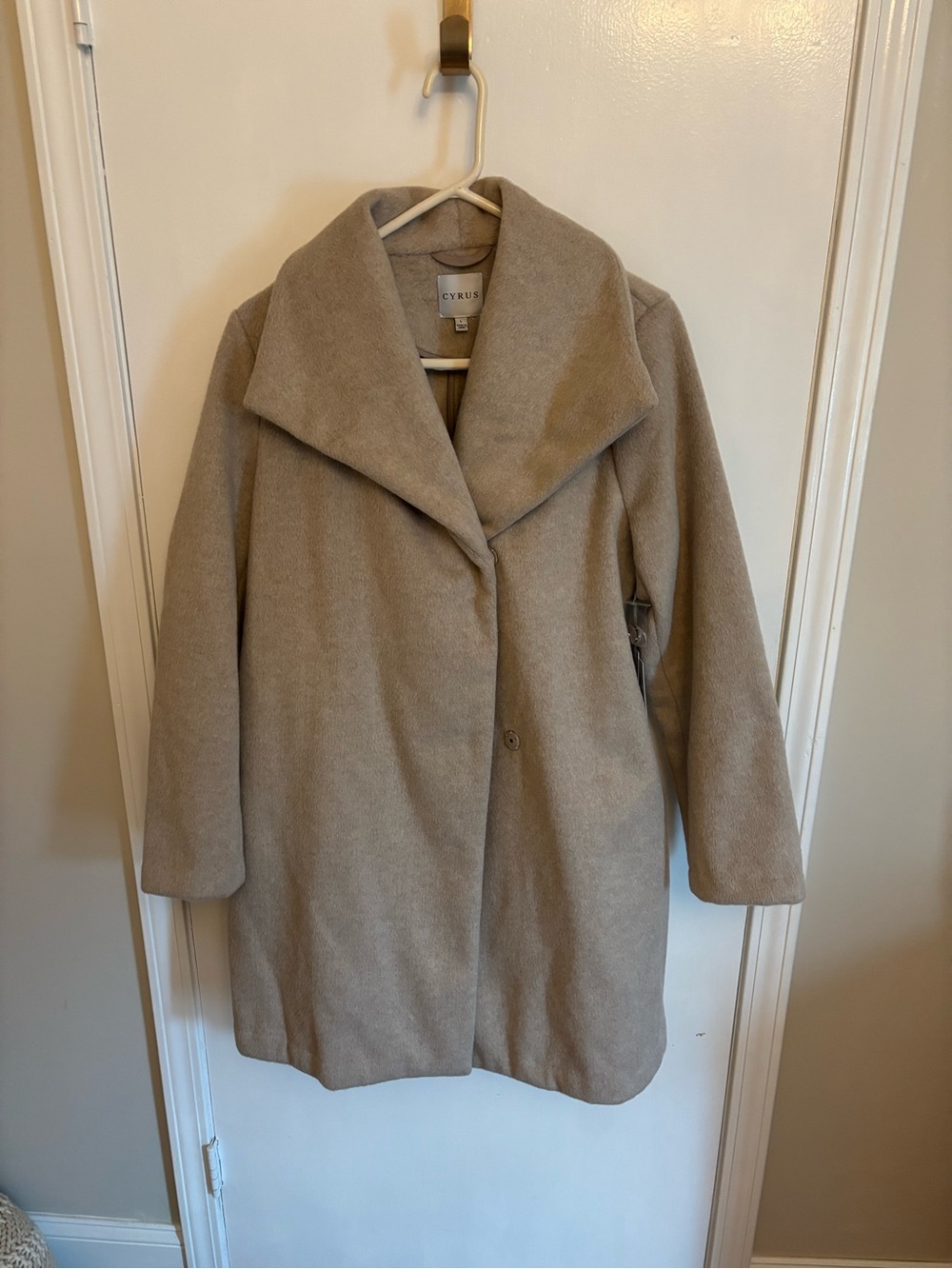 Cyrus Women's Taupe Coat - Classic Single-Button Wrap size Large